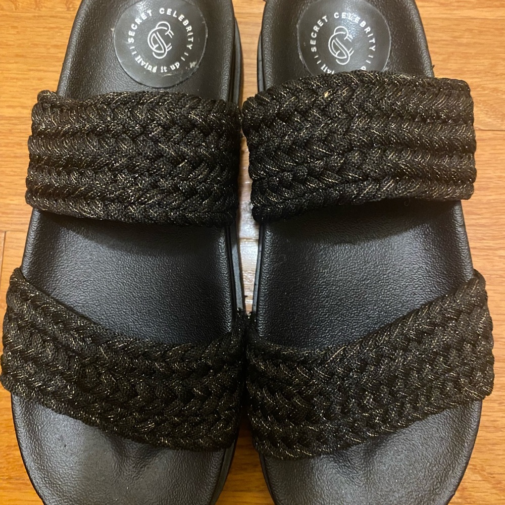 Secret Celebrity Women's Black Sandals